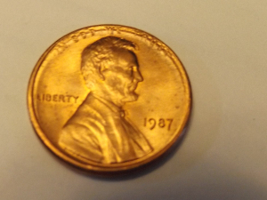 1987-Lincoln-Cent---Is-It-Common-For-There-To-Be-A-Line-Through-'In-God-We-Trust'?